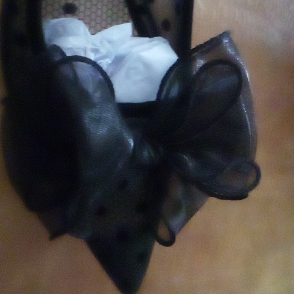 Shoes - Picture 2 of 4